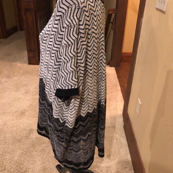 BCBGMAXAZRIA Knit Top - Picture 3 of 3